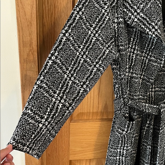 Shinestar Monochrome Textured Coat - Picture 5 of 6